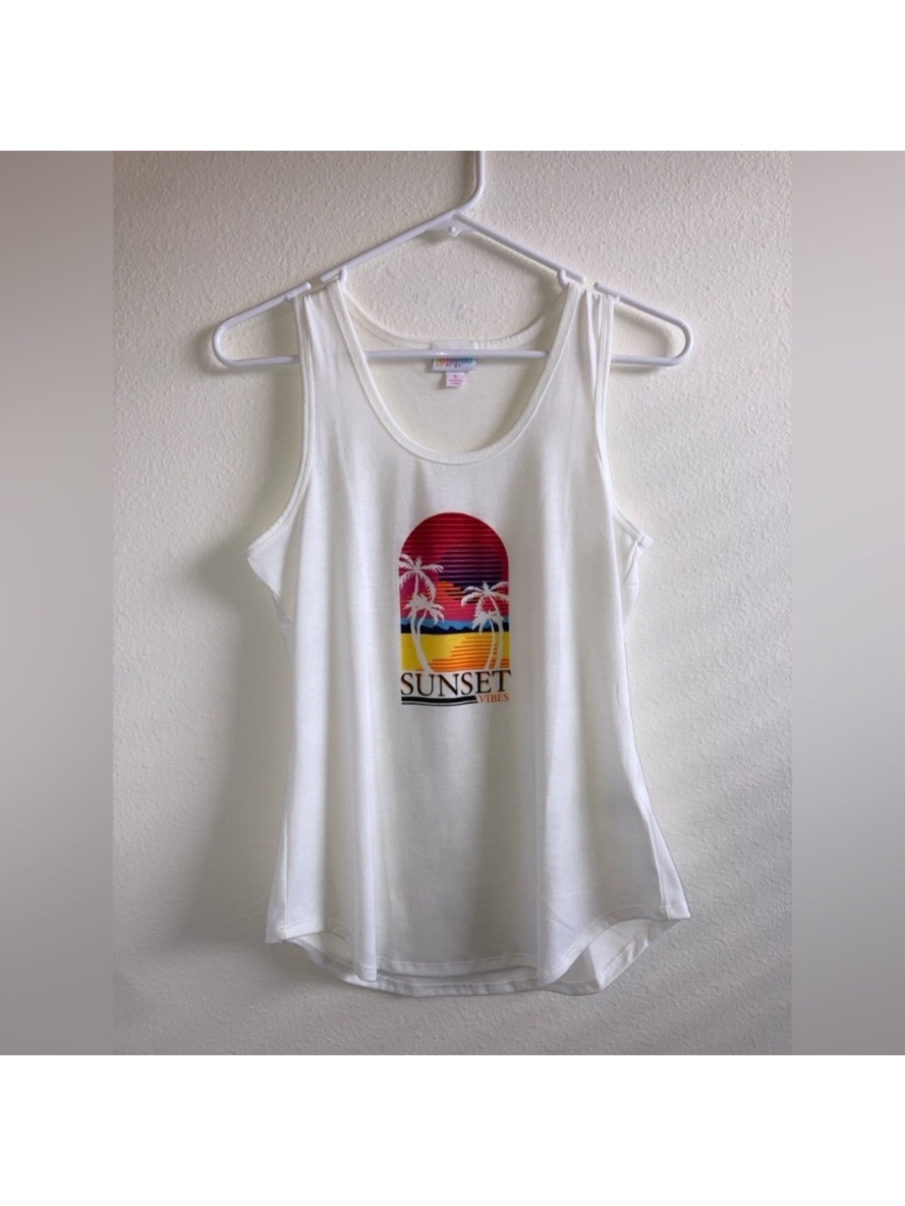 LuLaRoe White Tank Top with Sunset Graphic - Sz Small